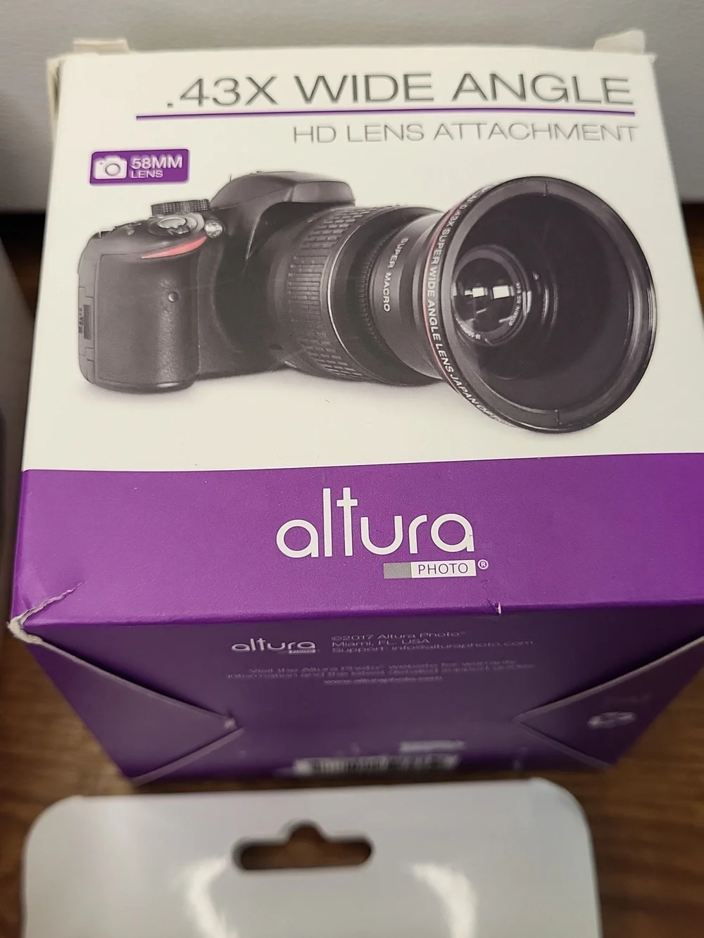 Altura Digital SLR Auto-Focus TTL Flash, .43 Wide Angle, & Wireless Trigger Set.